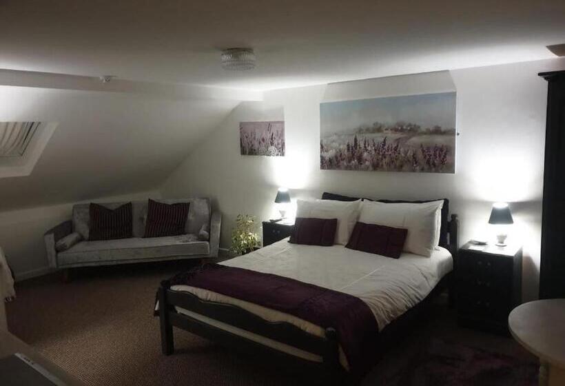 Perhehuone, Marjune Guest House
