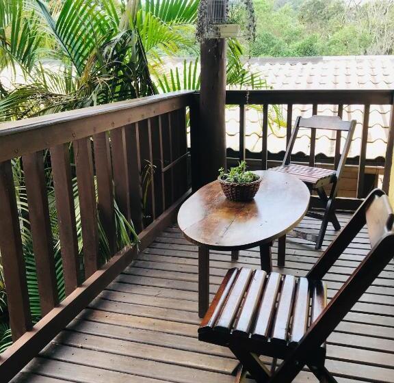 스탠다드 트리플 룸 풀장 전망, Pousada Aloha Beach House