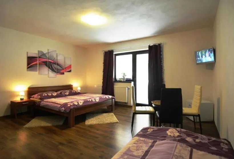 Standard Kolmen Hengen Huone, Villa Gold