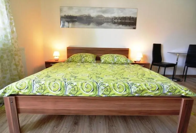 Standard Kolmen Hengen Huone Parveke, Villa Gold