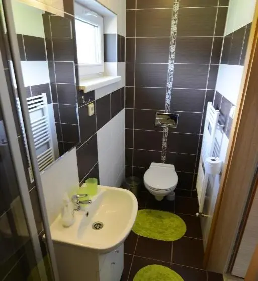 Standard Kolmen Hengen Huone Parveke, Villa Gold