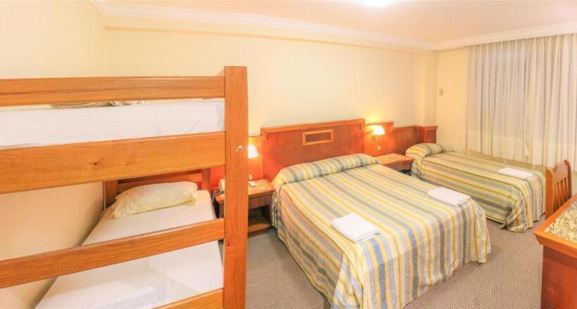 غرفة عائلية, San Isidro