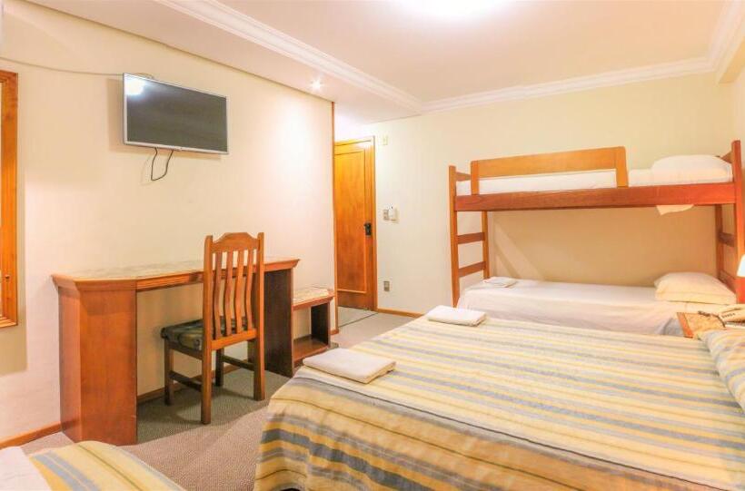 غرفة عائلية, San Isidro