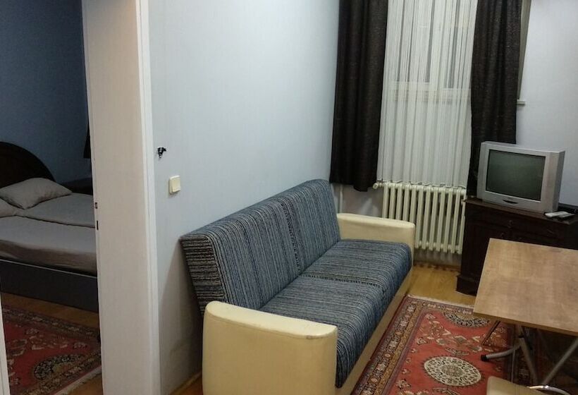 디럭스 스위트, Zafer Hostel