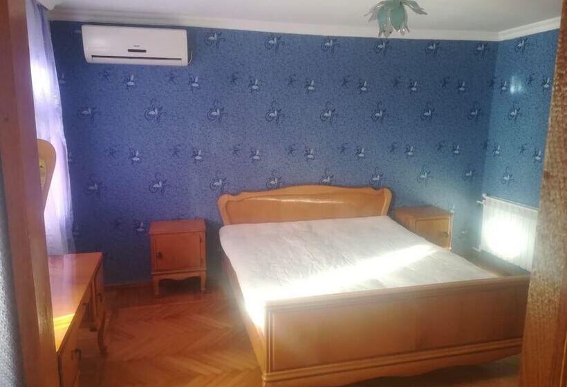 اتاق استاندارد, Kharabadze