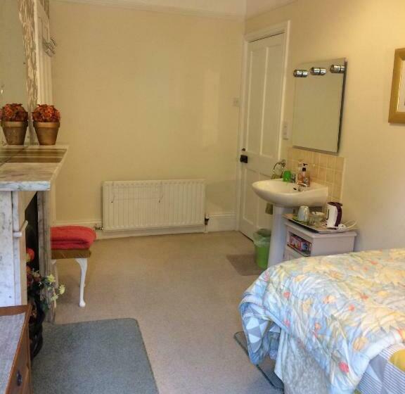 اتاق استاندارد یک تخته با سرویس بهداشتی مشترک, Riverside Guest House