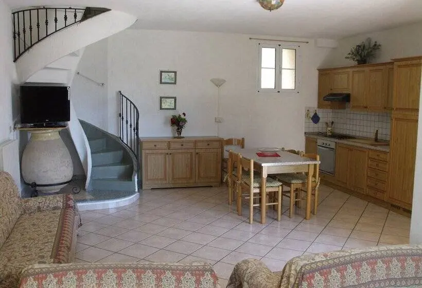 ツーベッドルーム　ヴィラ, Agriturismo Gli Ulivi