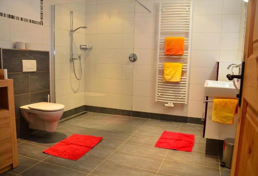 חדר משפחתי, Kleintödlinggut