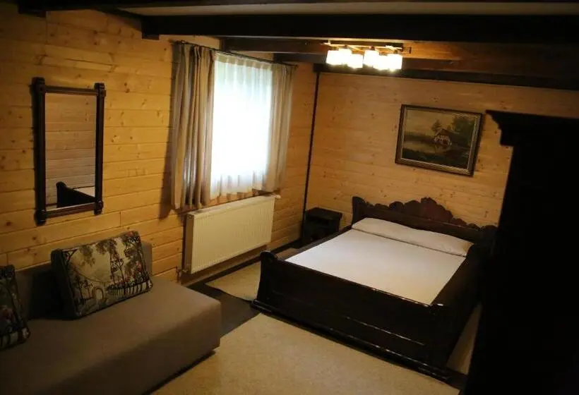 Habitació Superior, Sadyba Lisova
