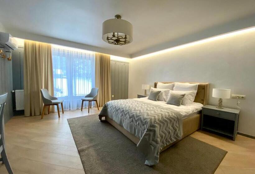 اتاق لوکس, Sadyba Lisova