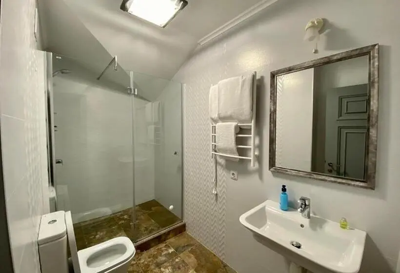 Habitació Familiar Deluxe, Sadyba Lisova