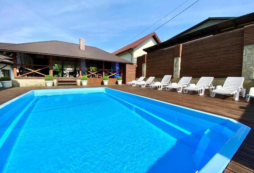 اتاق لوکس, Sadyba Lisova