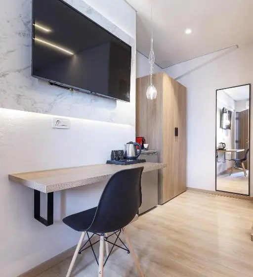 エコノミールーム, 9 Luxury Rooms