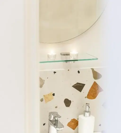デラックスルーム, 9 Luxury Rooms