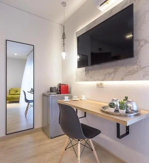 デラックスルーム, 9 Luxury Rooms
