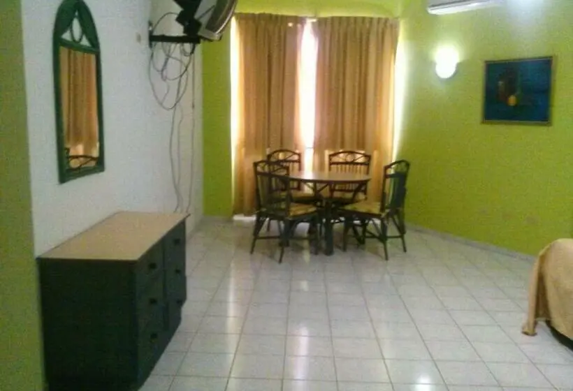 استودیوی سوپریور, Apartahotel Jardines Metropolitanos