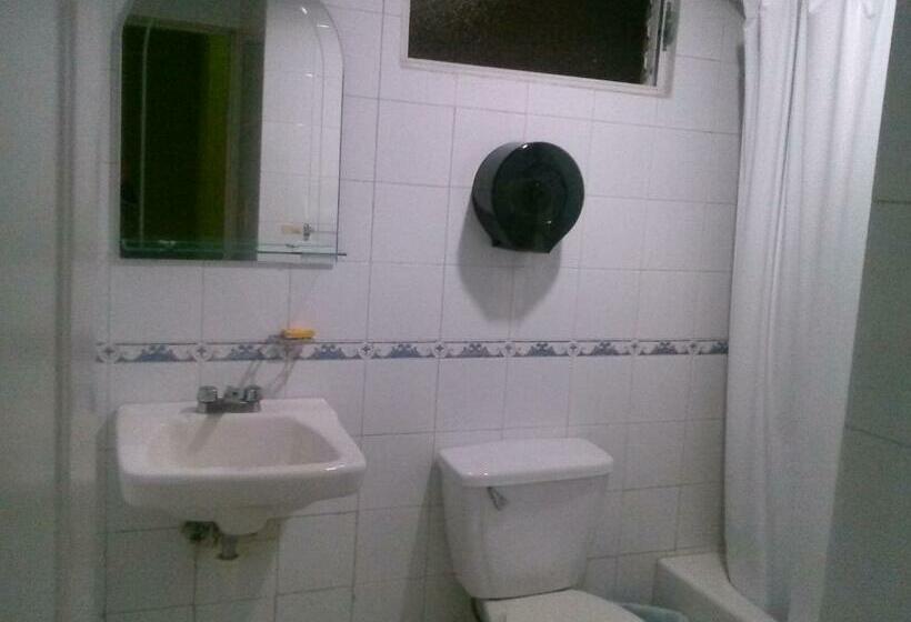 استودیوی لوکس, Apartahotel Jardines Metropolitanos