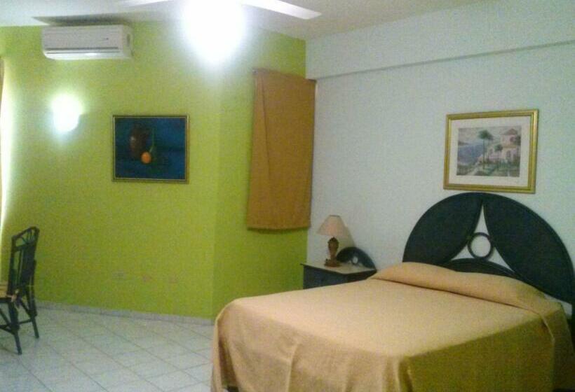 استودیوی لوکس, Apartahotel Jardines Metropolitanos