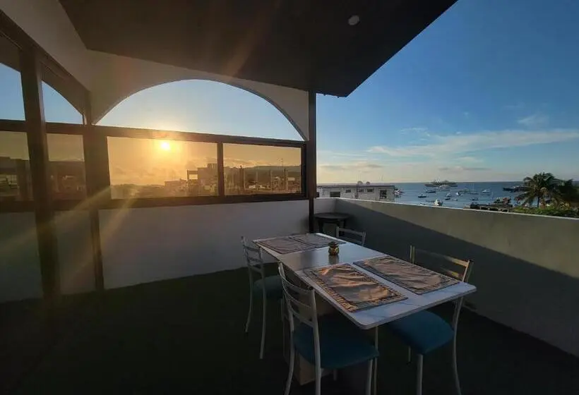 اتاق سوپریور با چشم‌انداز دریا, Hostal Gosén