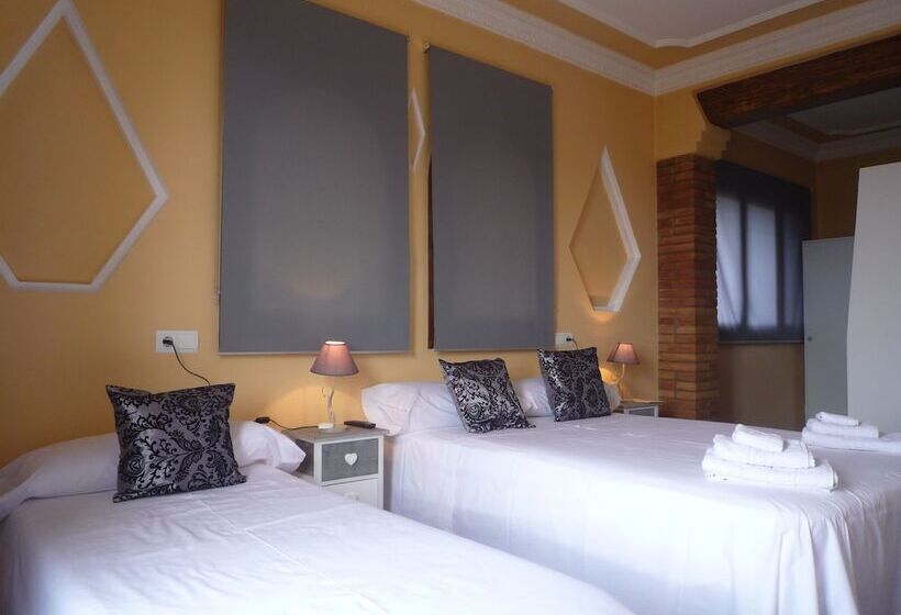 Семейный Номер, La Masia De Tamariu