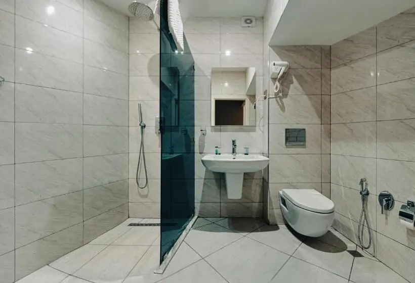 اتاق خانوادگی, Eleven Hotel Baku