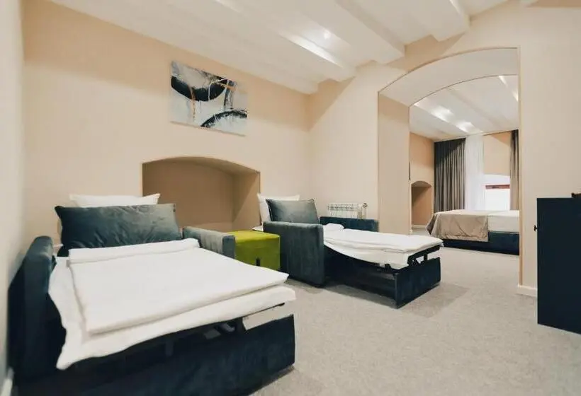 اتاق خانوادگی, Eleven Hotel Baku