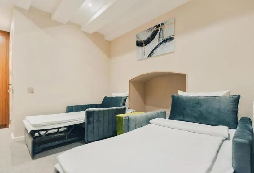 اتاق خانوادگی, Eleven Hotel Baku