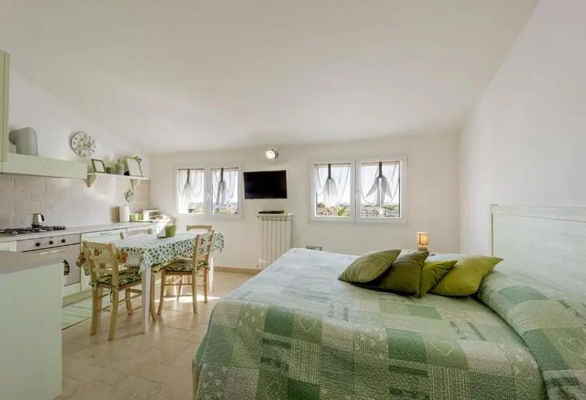 استودیوی استاندارد با چشم‌انداز دریا, Agriturismo Le Girandole
