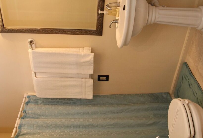 غرفة قياسية مطلّة علي البحر, Monarch Cove Inn