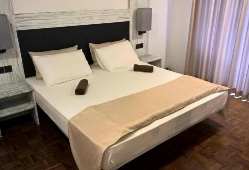 Büyük Çift Kişilik Yataklı Standart Oda, The Nest By Amarasinghe S