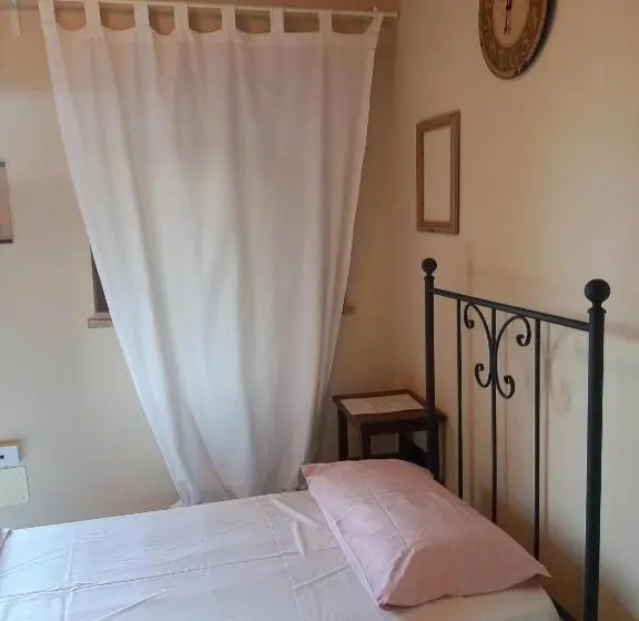 Perhehuone, Il Casale Dell'acquabona