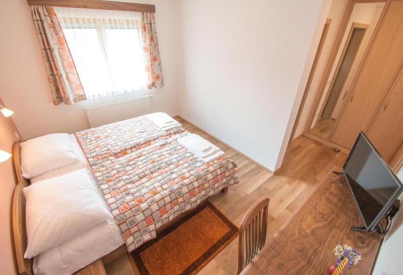 اتاق استاندارد, Tourist Farm Megušar