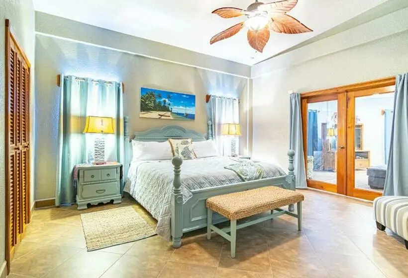 سوییت سوپریور با چشم‌انداز دریا, Lighthouse Beach Villas
