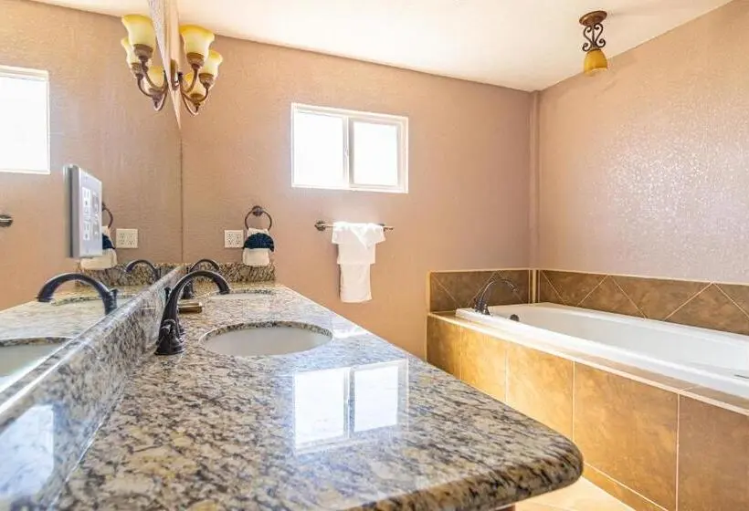 Deluxe Suite Sea View, Lighthouse Beach Villas