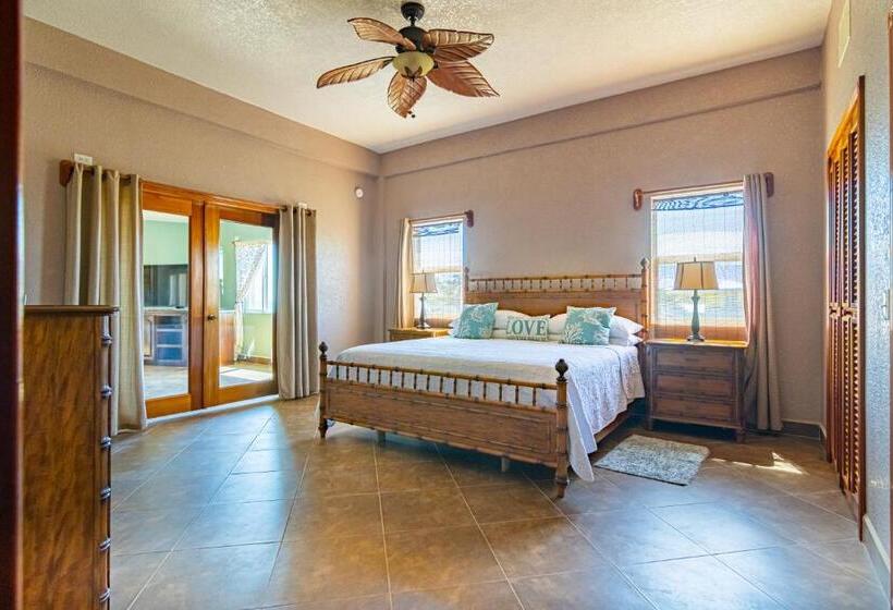 带海景的复工套房, Lighthouse Beach Villas