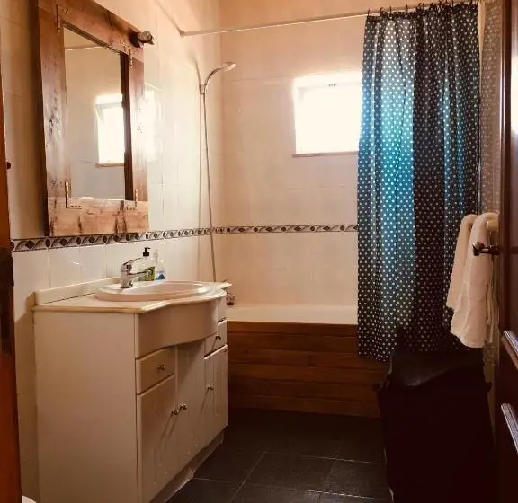 バス共有のスタンダードルーム, Carrapateira Lodge