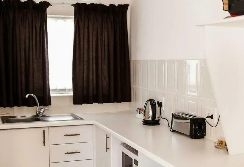 اتاق استاندارد با چشم‌انداز استخر, Newton Sands Guesthouse