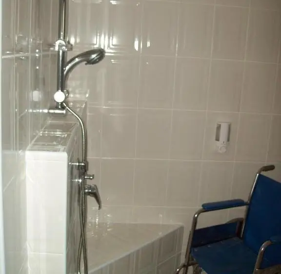 اتاق استاندارد برای معلولان, Newton Sands Guesthouse