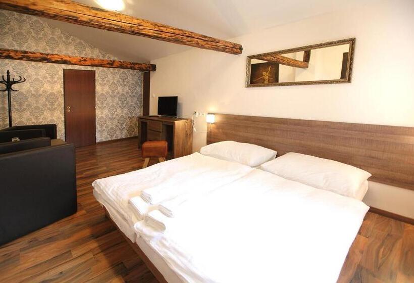 1ベッドルームアパートメントをつなぐ, Penzión Ulička