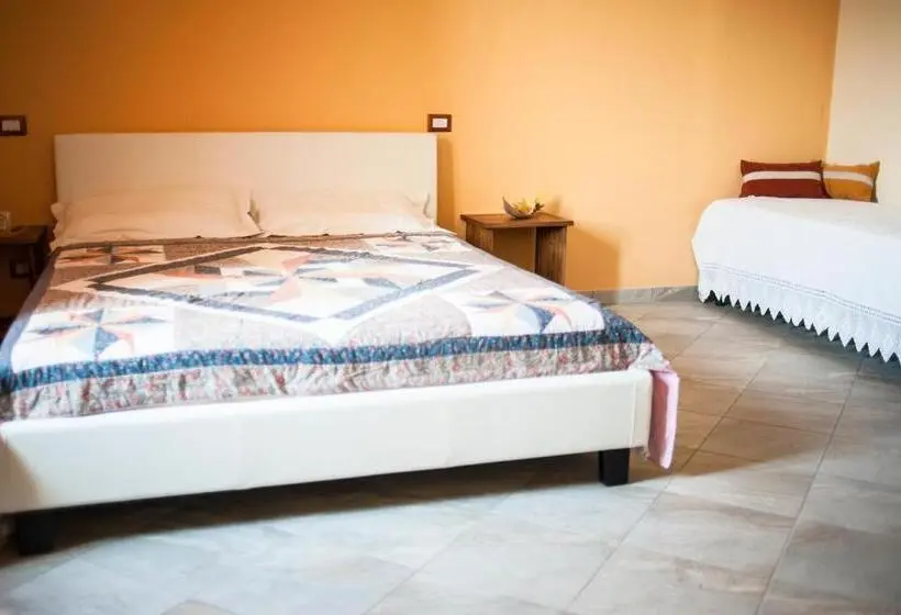 庭の見えるスタンダードトリプルルーム, Agriturismo Dipinture