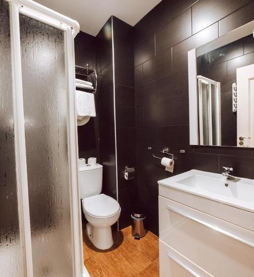 标准三人间, Hostal Misericordia