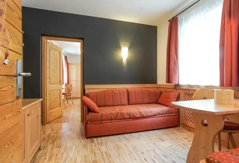 Standard Triple Room with Terrace, Berggasthof Locanda Alpina Dorfner