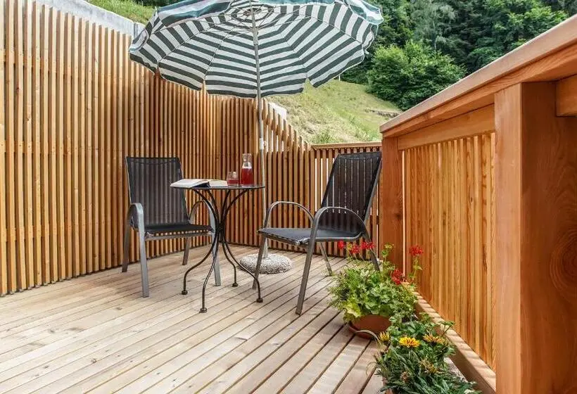 Standard Triple Room with Terrace, Berggasthof Locanda Alpina Dorfner