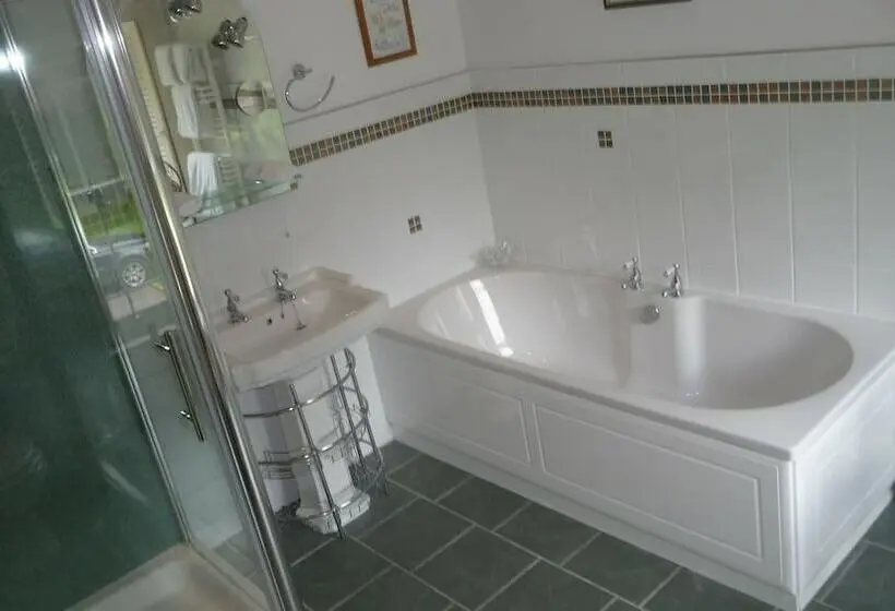 ダブルベッドスタンダードルーム, Fludha Guest House
