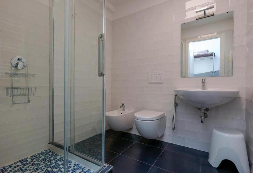 スタンダードシングルルーム, Funtanir Rooms