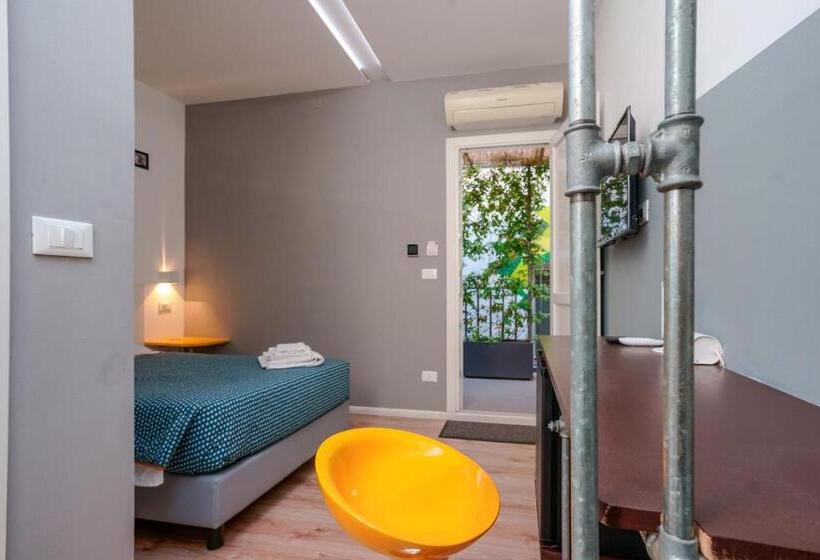 スタンダードシングルルーム, Funtanir Rooms