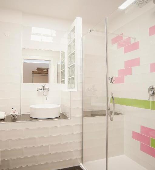 スタンダードルーム, Funtanir Rooms