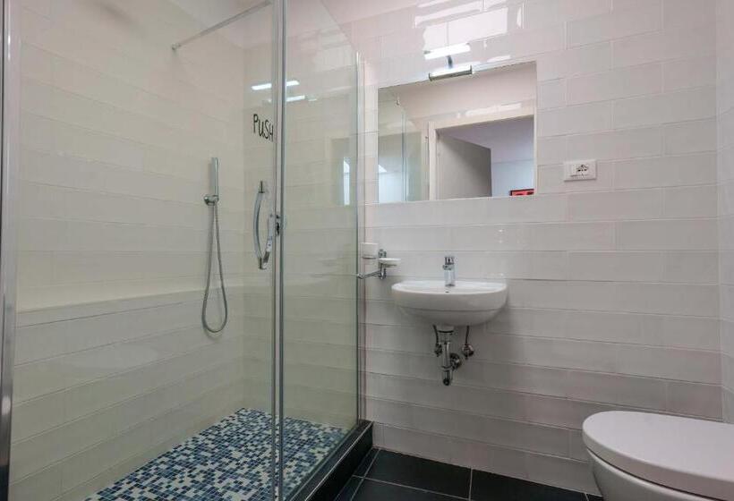 スタンダードルーム, Funtanir Rooms