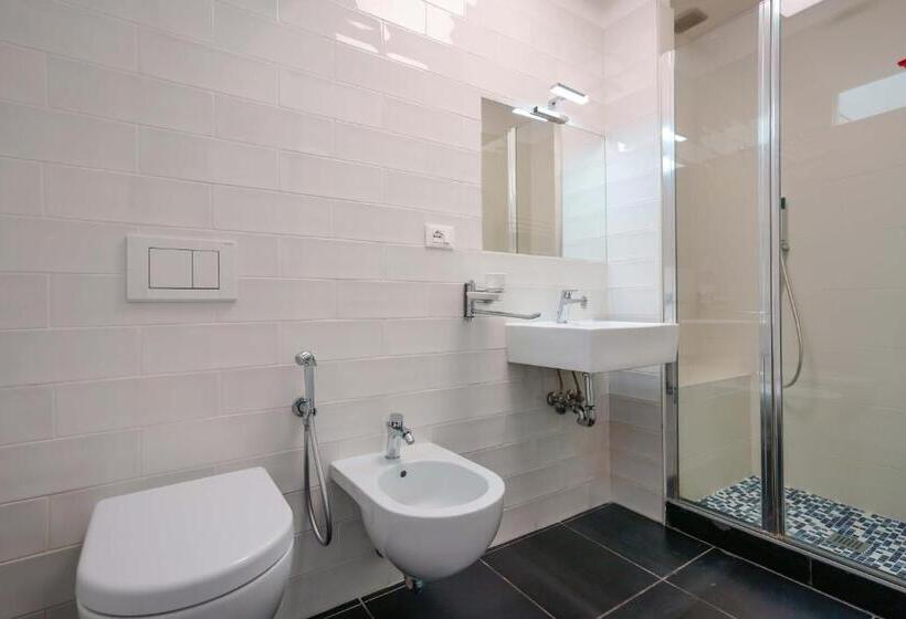 スタンダードトリプルルーム, Funtanir Rooms