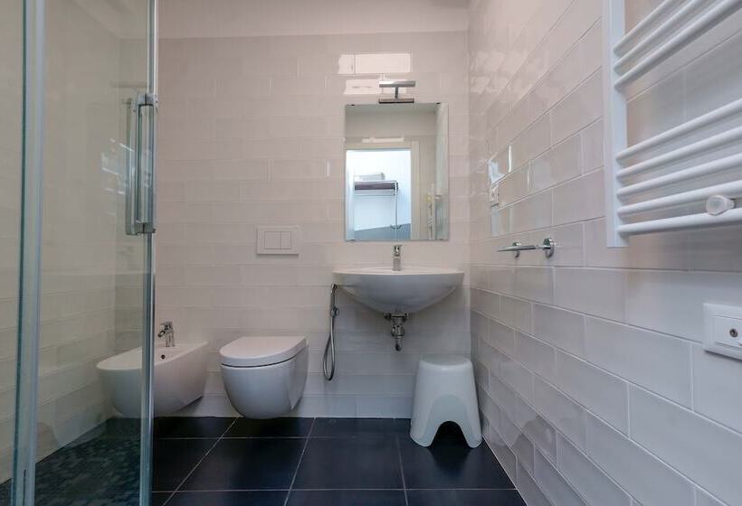 スタンダードシングルルーム, Funtanir Rooms